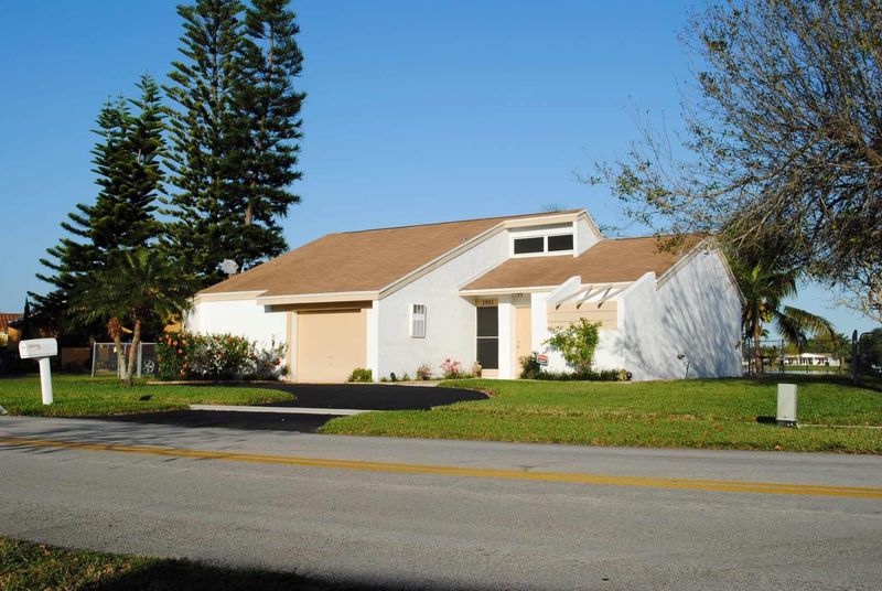 1021 Northwest 96th Terrace, Pembroke Pines, FL 33024