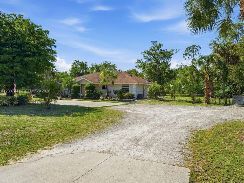 1110 22nd Avenue Northeast, Naples, FL 34120